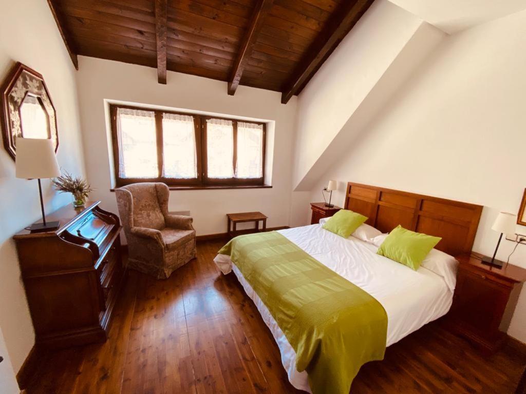 Apartamentos Linsoles Eriste Dış mekan fotoğraf