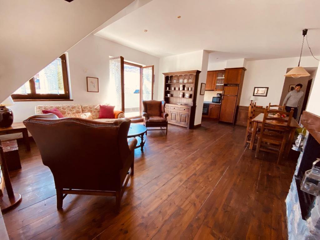 Apartamentos Linsoles Eriste Dış mekan fotoğraf